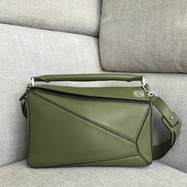 Loewe original calfskin medium puzzle bag A510P49 olive