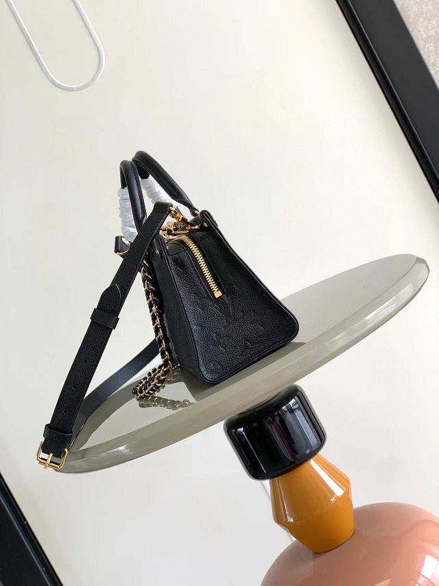 Louis vuitton original calfskin onthego east west M23640 black