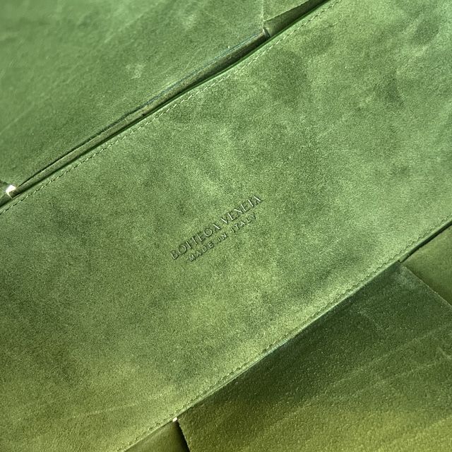 BV original grained calfskin medium arco tote bag 609175 avocado