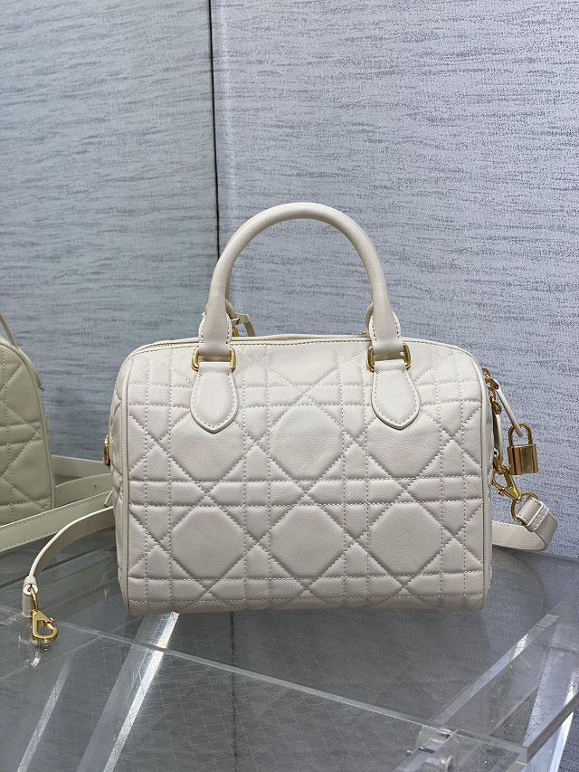 Dior original calfskin groove 25 bag M1365 white