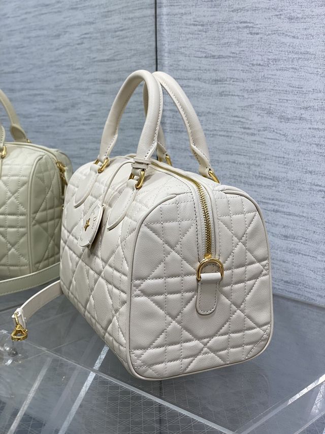Dior original calfskin groove 25 bag M1365 white