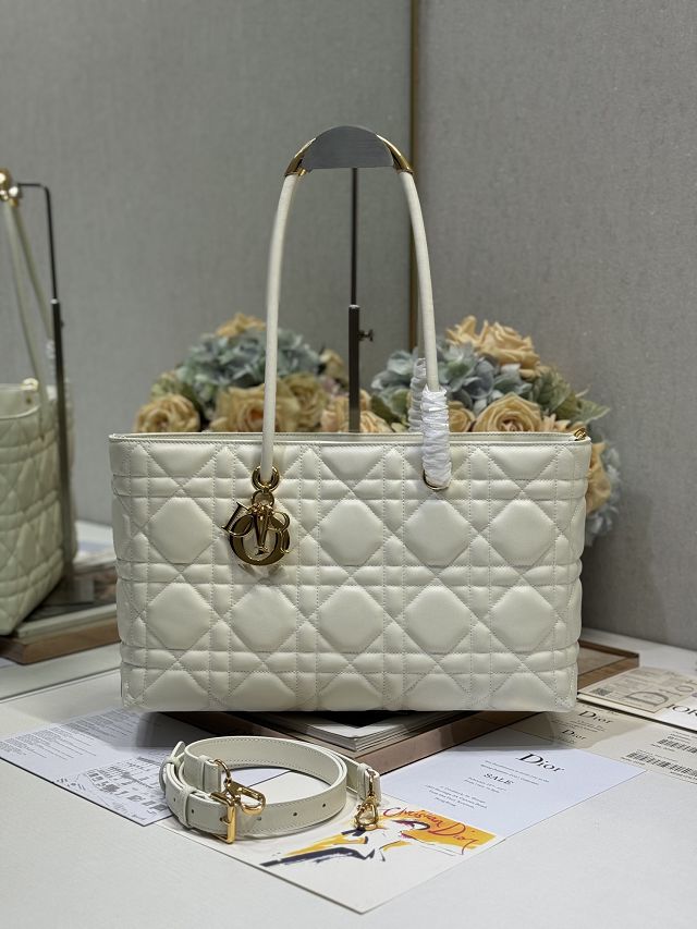 Dior original lambskin medium toujours tote bag M1166 white