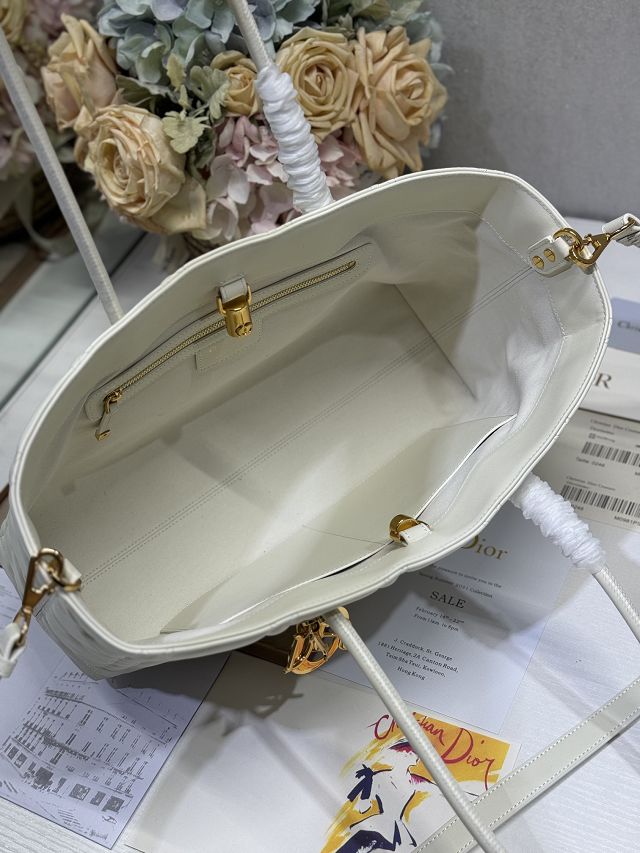 Dior original lambskin medium toujours tote bag M1166 white