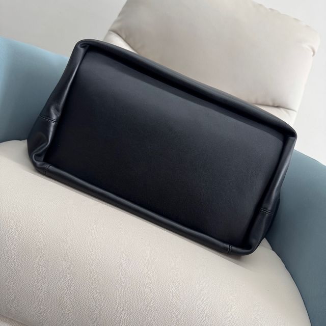 Loewe original lambskin large squeeze bag A914Q35 black