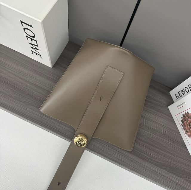 Loewe original calfskin medium pebble bucket BBMX02 grey