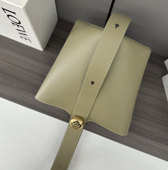 Loewe original calfskin medium pebble bucket BBMX02 olive