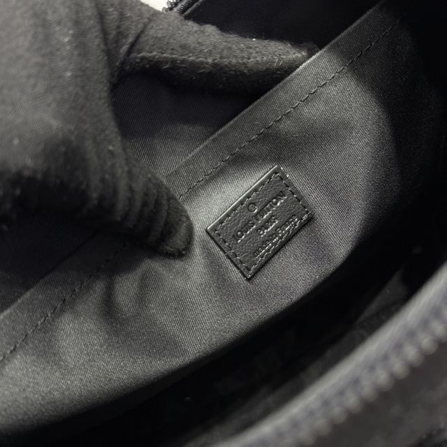 Louis vuitton original calfskin hobo cargo bag M14778 black