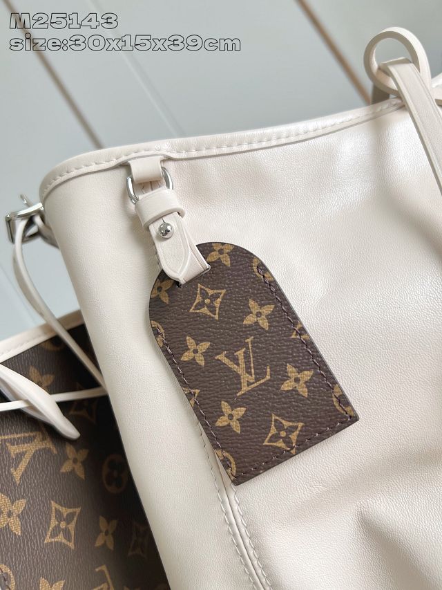 Louis vuitton original lambskin carryAll cargo MM M25143 white