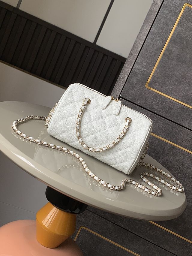 CC original grained calfskin clutch with chain AP4515 white