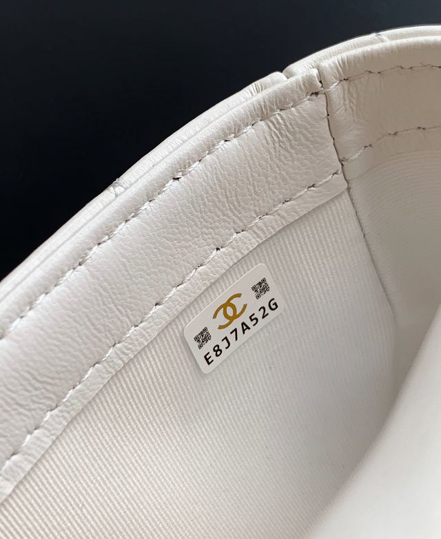 CC original lambskin clutch with chain AP4512 white