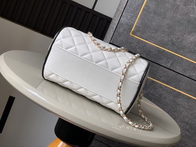 CC original lambskin clutch with chain AP4515 white&black