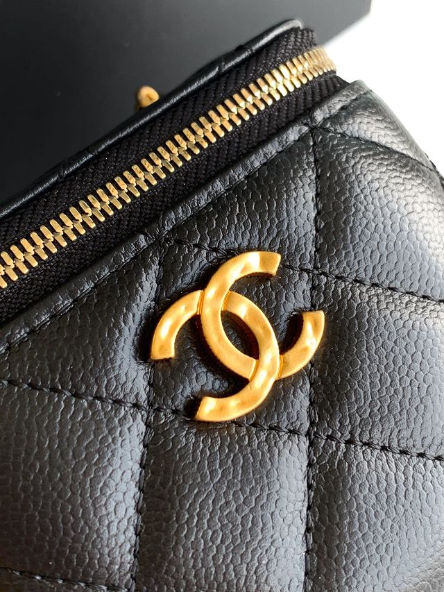 CC original grained calfskin small vanity with chain AP4583 black