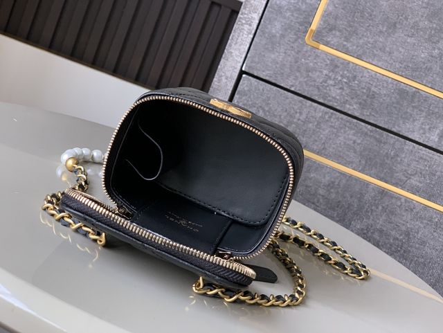 CC original grained calfskin small vanity with chain AP4583 black
