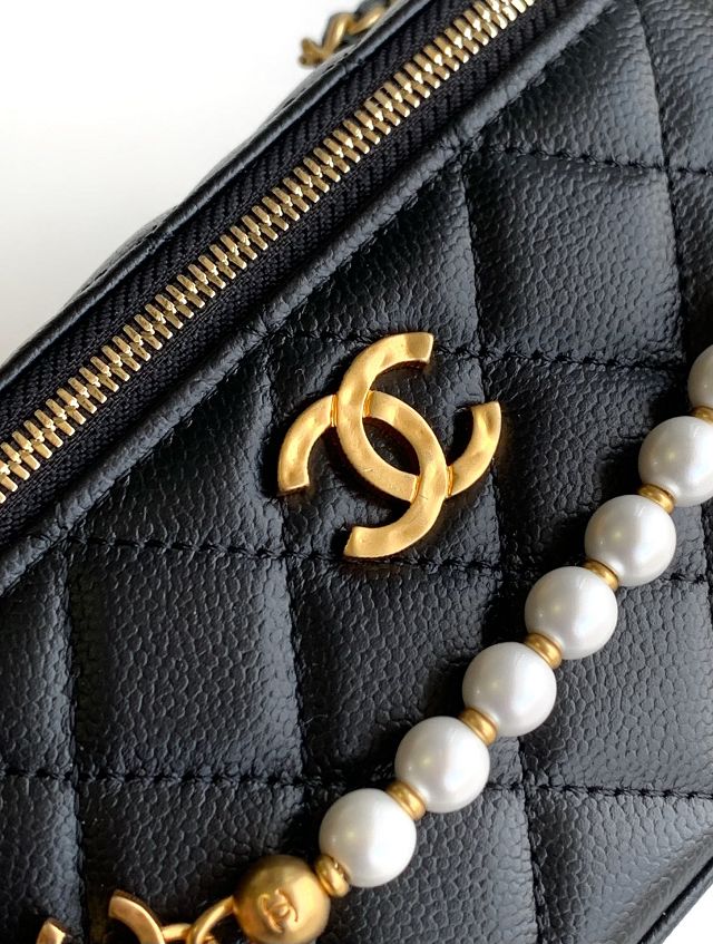 CC original grained calfskin vanity with chain AP4582 black