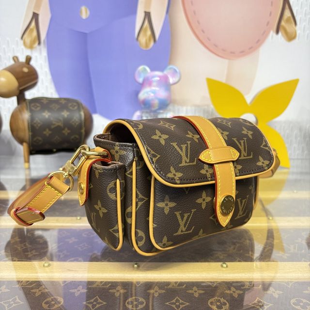 Louis vuitton monogram canvas cargo wearable wallet M14742