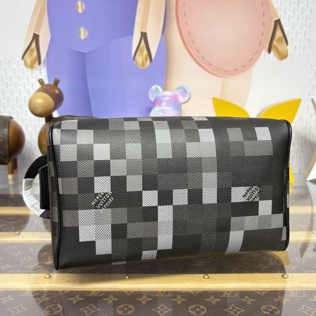 Louis vuitton original damier canvas dopp kit toilet pouch M15109