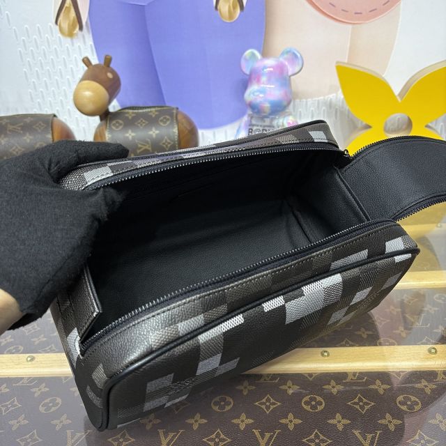 Louis vuitton original damier canvas dopp kit toilet pouch M15109