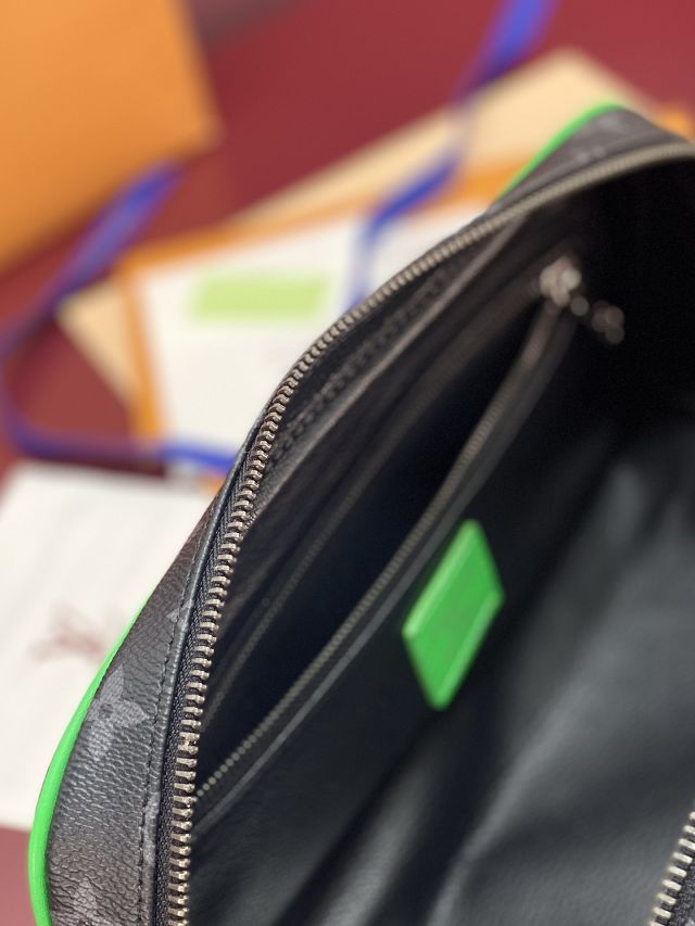 Louis vuitton original monogram canvas locker dopp kit M15246 green