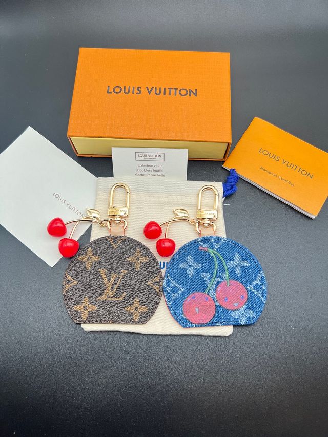Louis vuitton original monogram canvas charm GI1159