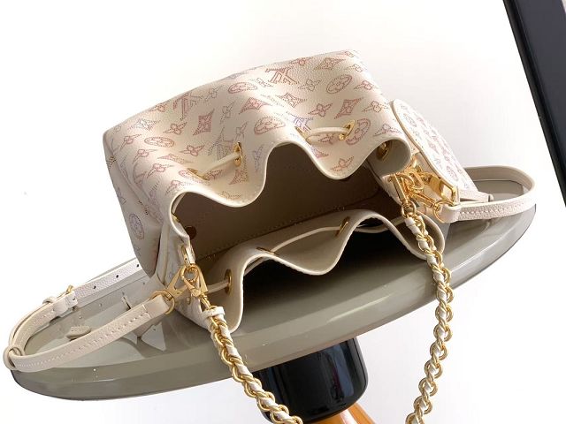 Louis vuitton original mahina leather bella bucket bag M15114 cream