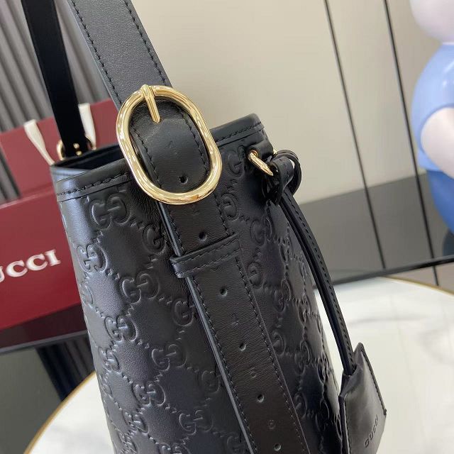 GG original calfskin emblem medium shoulder bag 847452 black