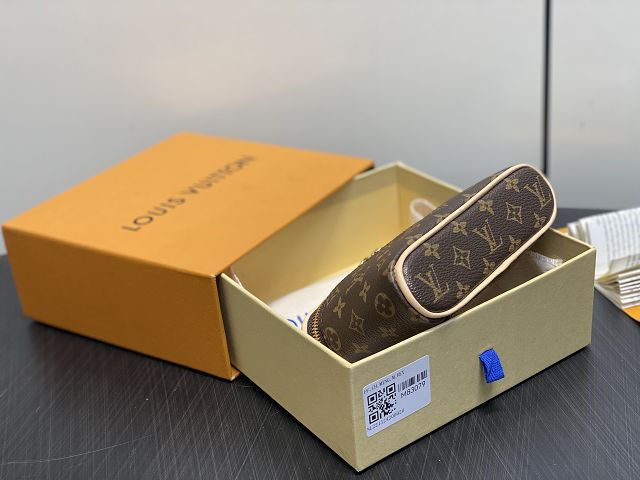 Louis vuitton original canvas nice beauty case M83079