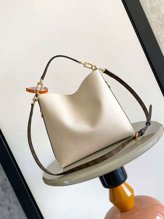 Louis vuitton original calfskin multipass handbag M28029 creme