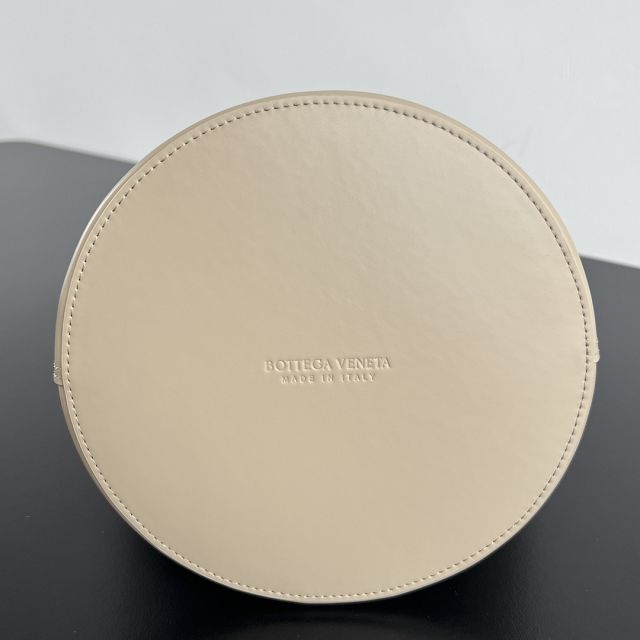 BV original calfskin large liberta bucket bag 806038 ecru