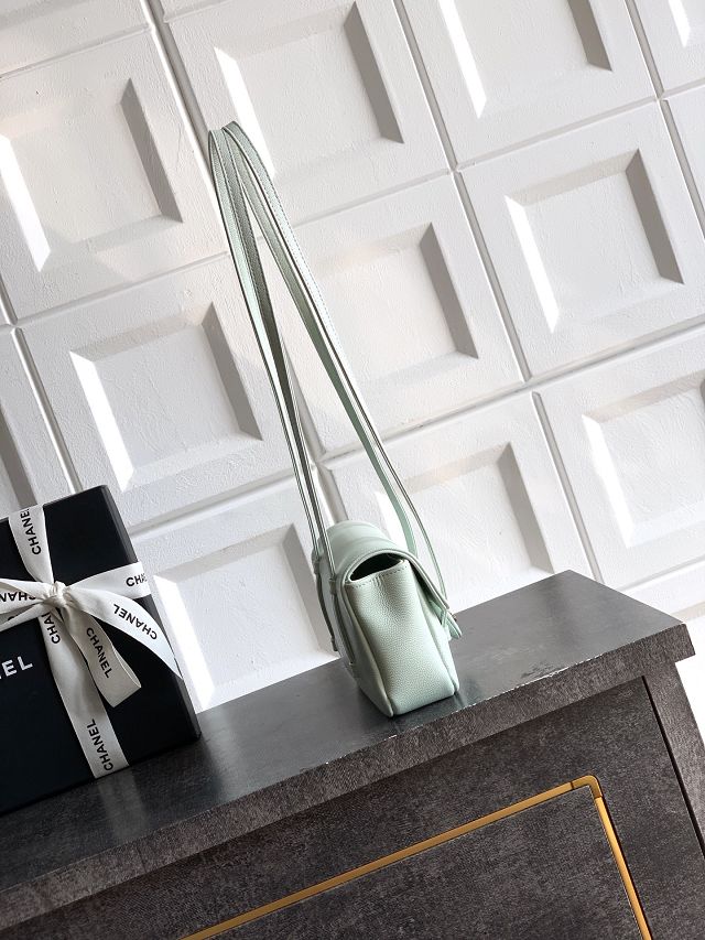 CC original grained calfskin clutch AP5068 green