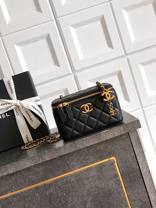 CC original lambskin vanity with chain AP3936 black