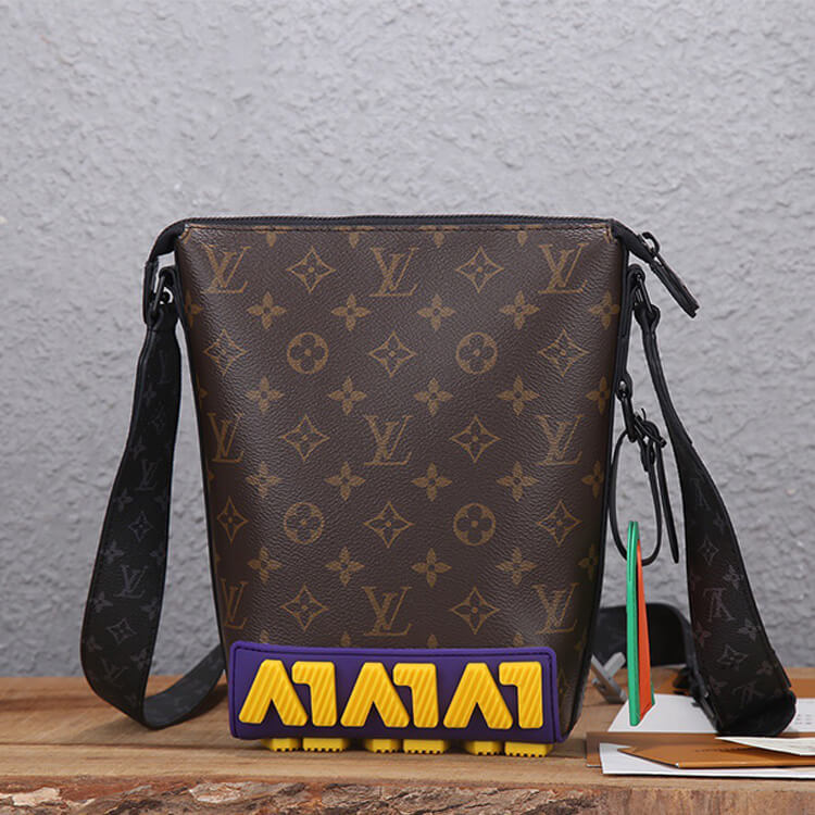 Replica LV Cruiser Messenger M57966 (4)