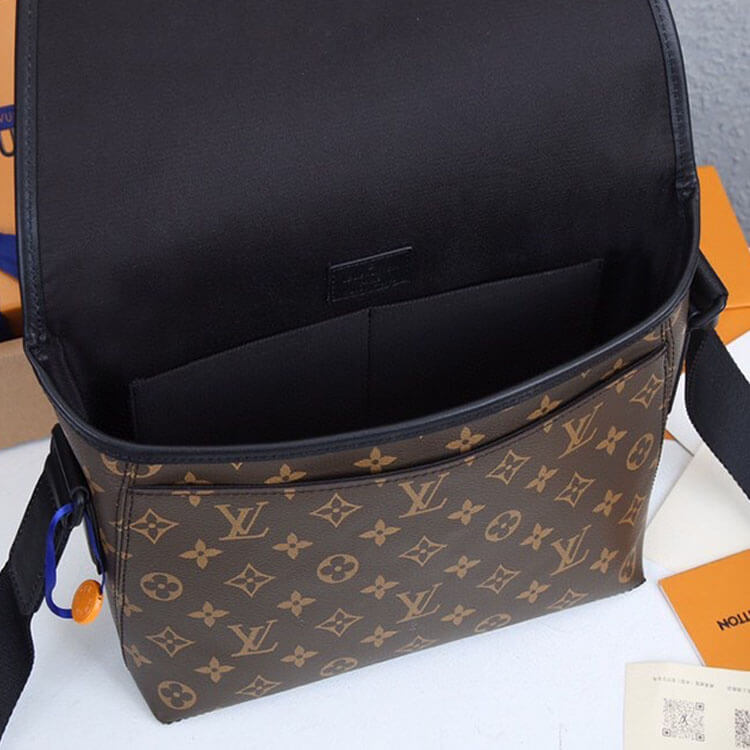 Replica LV Magnetic Messenger M45557 (6)