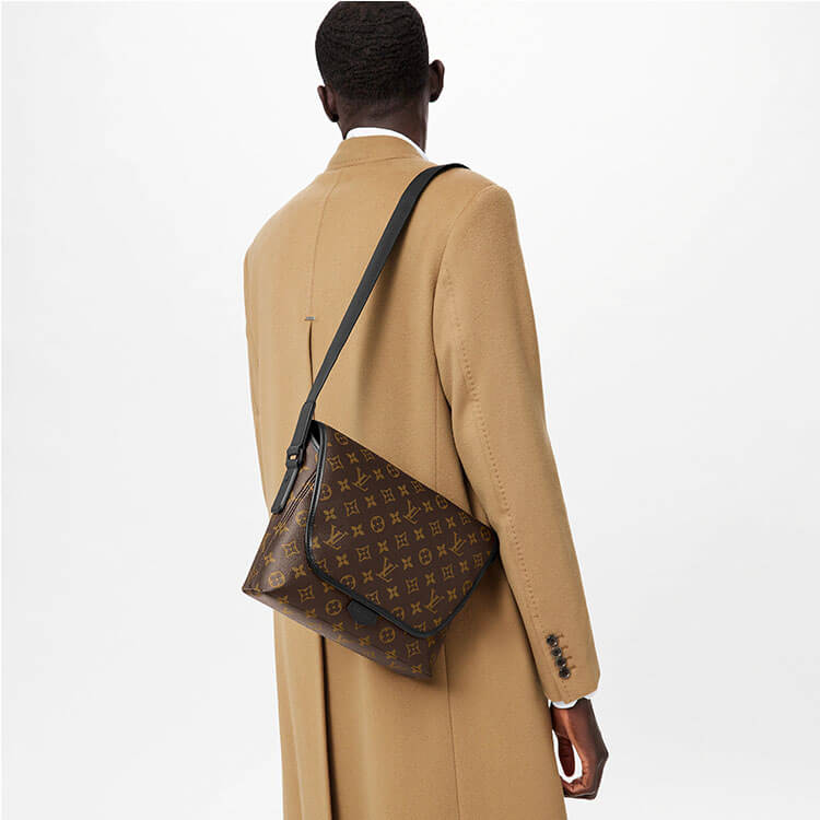 Replica LV Magnetic Messenger M45557 (7)