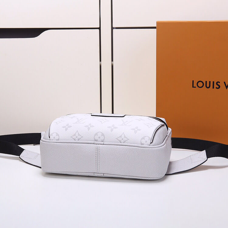 Replica LV Outdoor Bumbag M30247 (4)