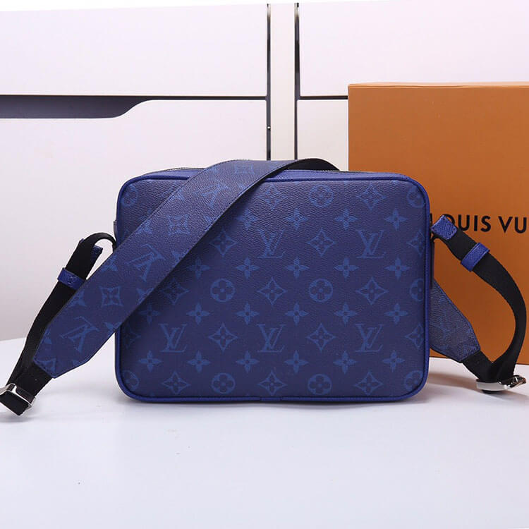 Replica LV Outdoor Messenger Bag M30242 (4)