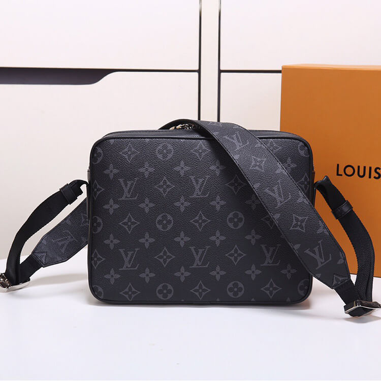 Replica LV Outdoor Messenger M30233 (3)