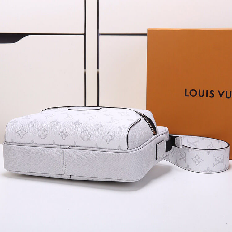 Replica LV Outdoor Messenger M30243 (4)