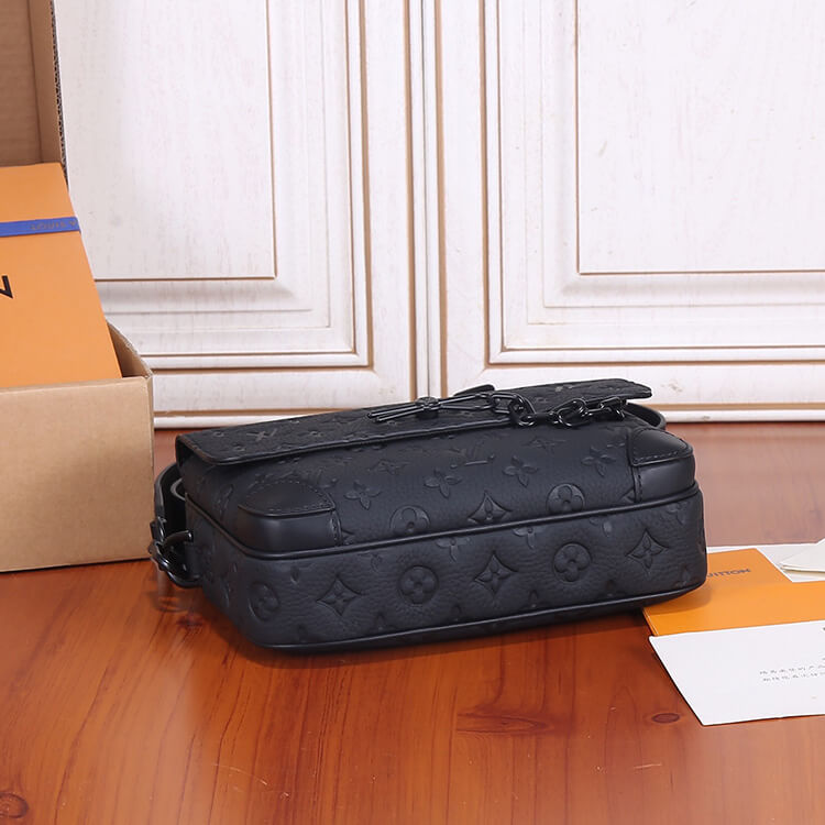 Replica LV Steamer Messenger M23742 (5)