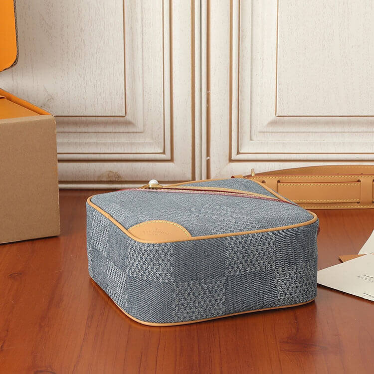 Replica LV Chess Messenger N40706 (5)