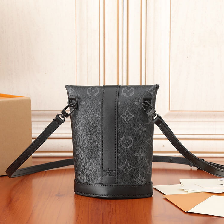 Replica LV Envelope Pouch M11613 (4)