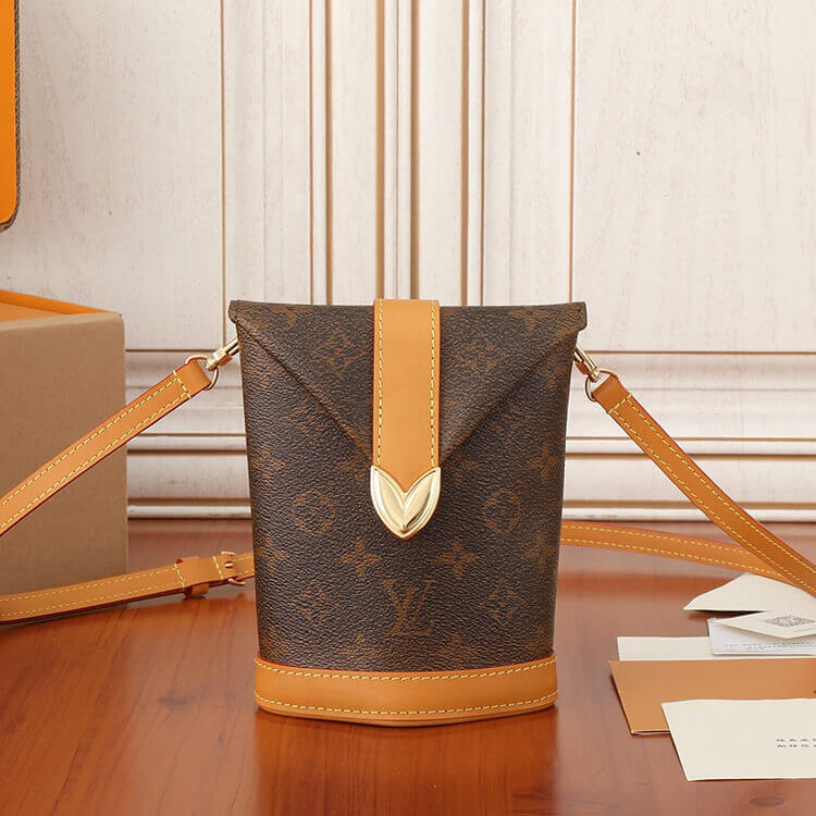 Replica LV Envelope Pouch M11629 (2)