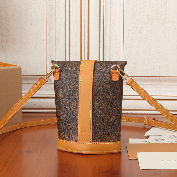 Replica LV Envelope Pouch M11629 (4)