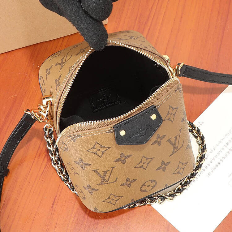 Replica LV Just In Case M47162 (6)