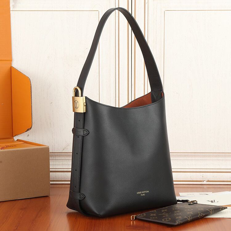 Replica LV Low Key Hobo PM M25352 (3)