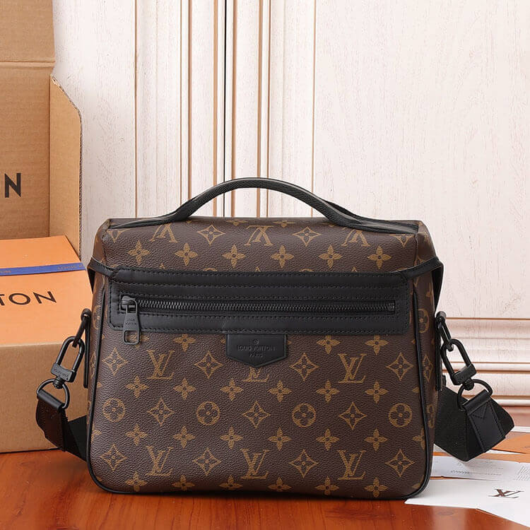 Replica LV Trail Messenger M46972 (4)