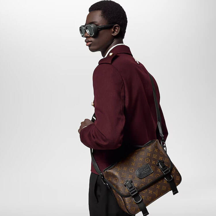 Replica LV Trail Messenger M46972 (7)