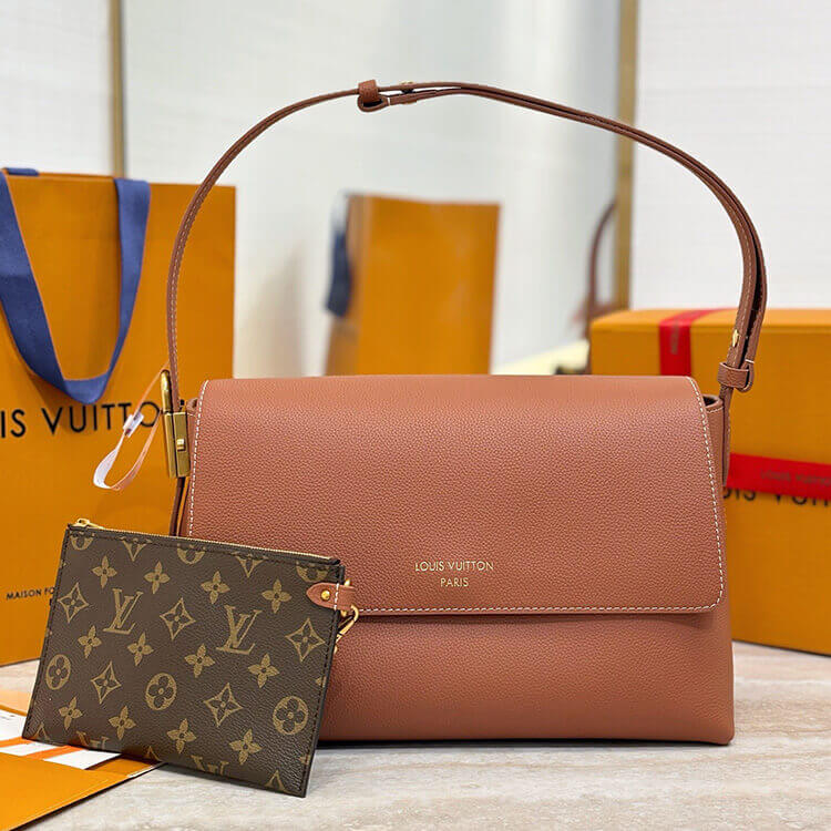Replica LV Low Key Messenger M13151 (2)