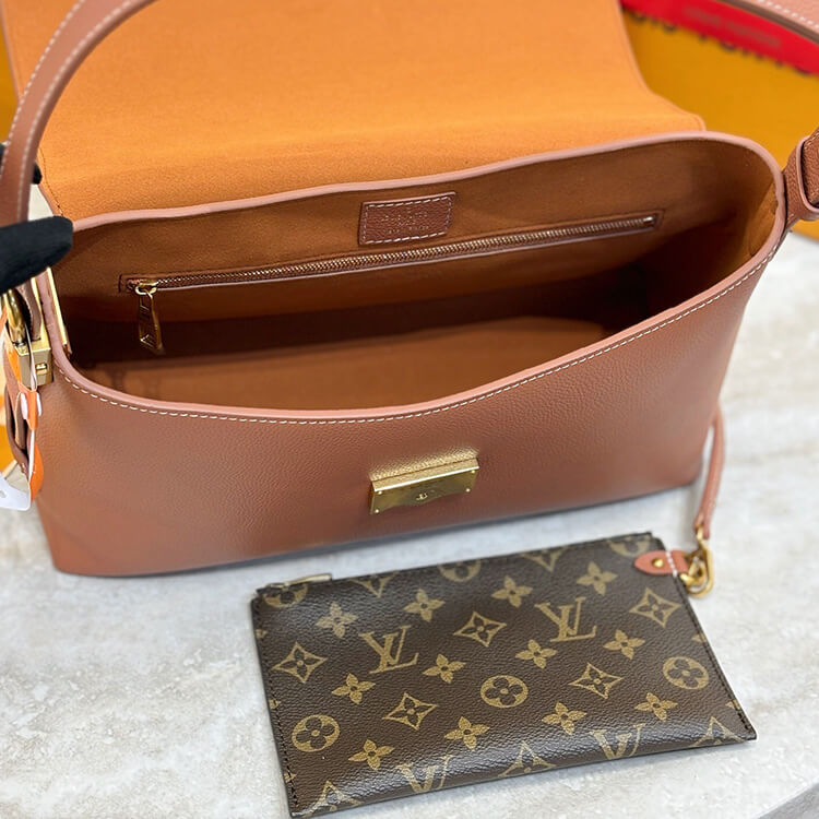 Replica LV Low Key Messenger M13151 (6)