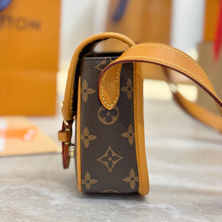 Replica LV Satchel Wearable Wallet M26805 (3)
