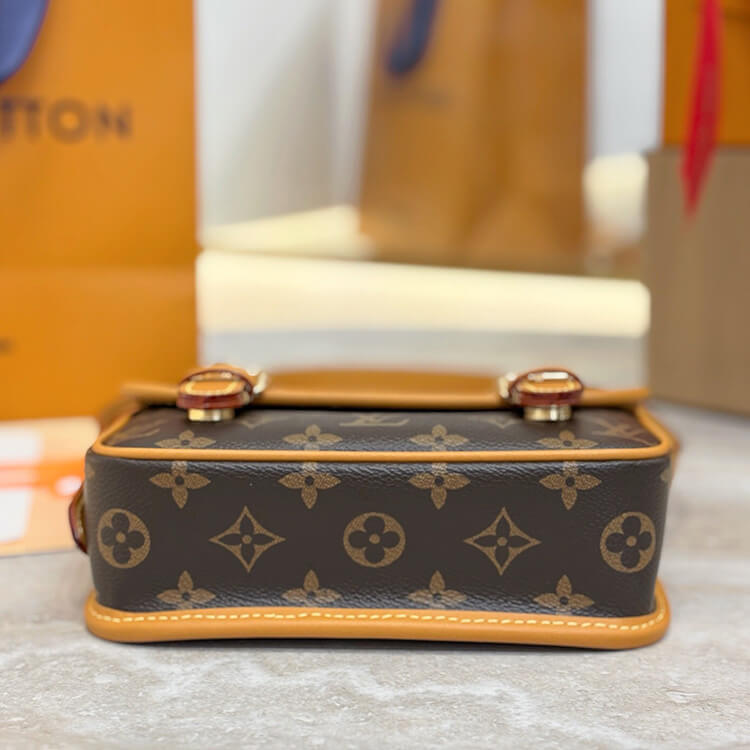 Replica LV Satchel Wearable Wallet M26805 (5)